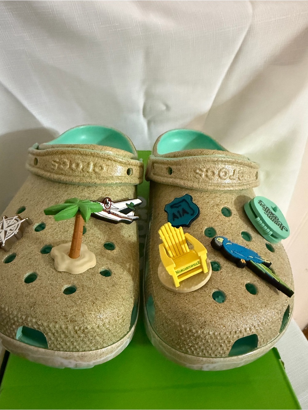 Size W 8 Jimmy Buffet Margaritaville Crocs with Teal Lining - unique - Picture 2 of 7